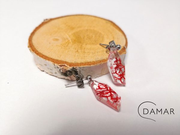 biżuteria kolczyki z czerwonym chrobotkiem