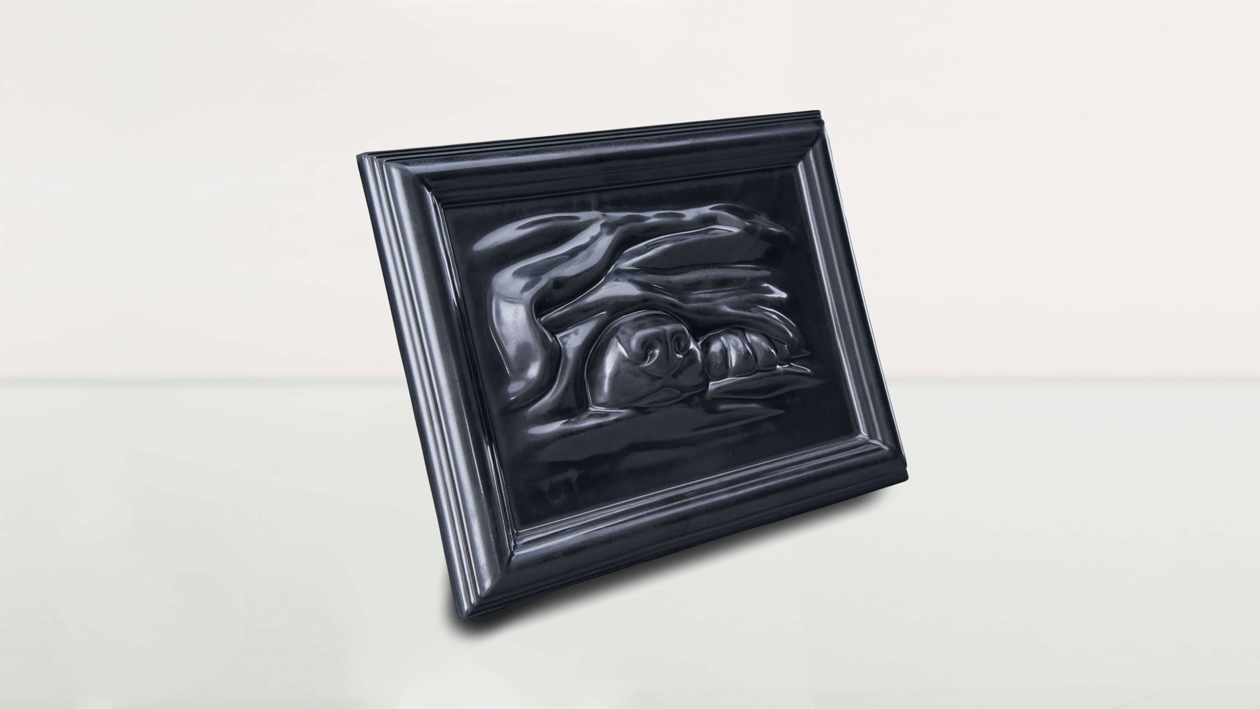 Urna płaskorzeźba szary mat - obrazek 4