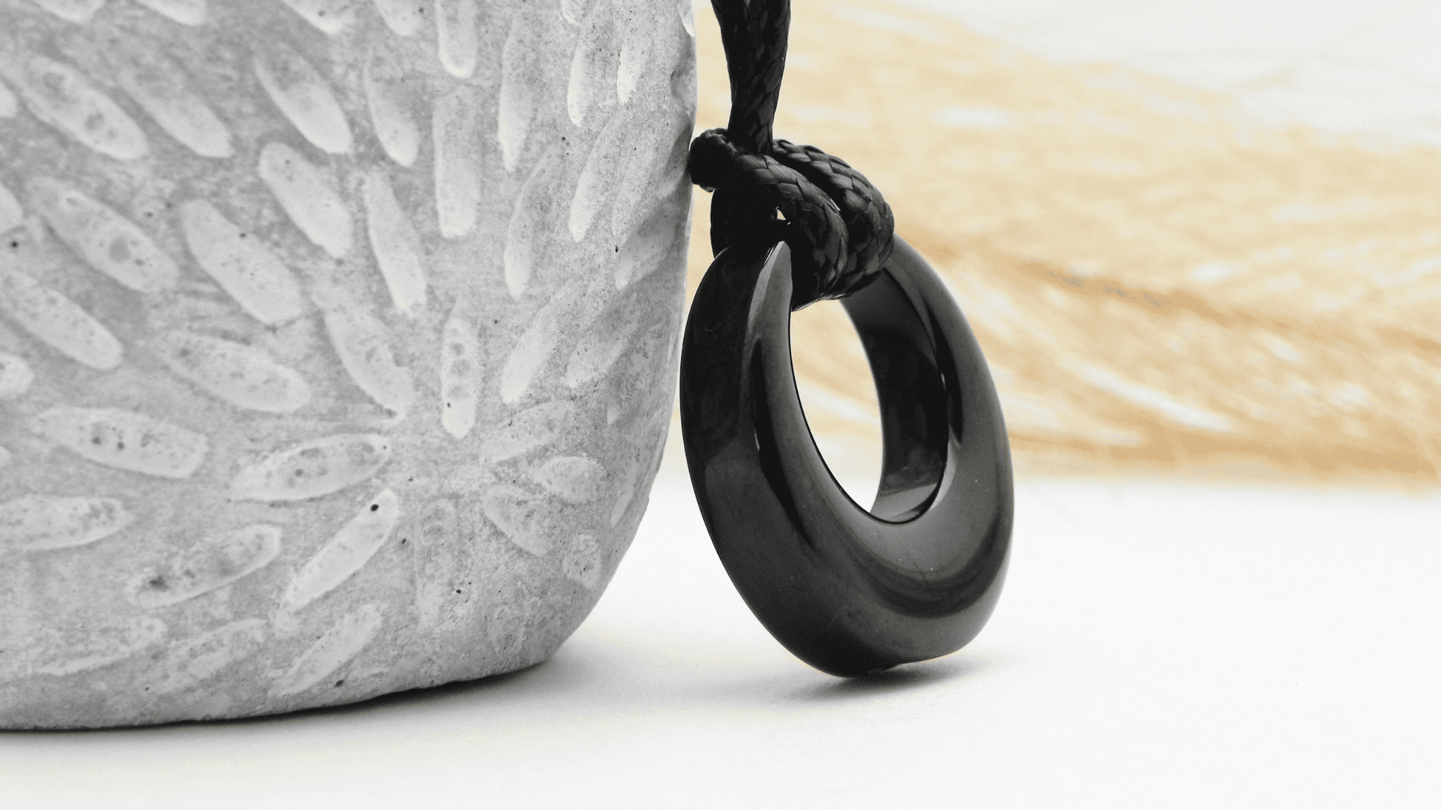 Mini urna na prochy naszyjnik koło czarne - obrazek 3